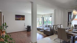 Posedenie v ubytovaní Charming Villa Verde with private pool in Pula, extra POOL HEATING by WiiBuk
