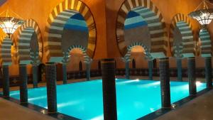 Sundlaugin á Hotel Kasbah Azalay eða í nágrenninu