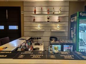 Salone o bar di Pal Heights Mantra