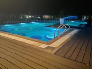 Piscina di Pal Heights Mantra o nelle vicinanze