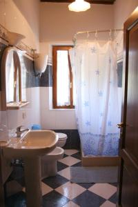 Koupelna v ubytování Fattoria Le Chianacce