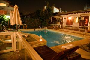 Galeriebild der Unterkunft Bernie's Bed & Breakfast , A 3 KILOMETROS DEL AEROP EZEIZA, VAN ,IN-OUT, FREE EZEIZA AIRPORT in Ezeiza