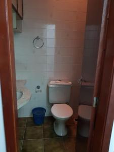 Ένα μπάνιο στο Condomínio Guaraciaba