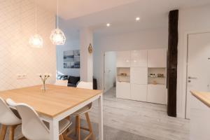 A kitchen or kitchenette at Belgrano Beach & Oldtown by Beauty Rentals