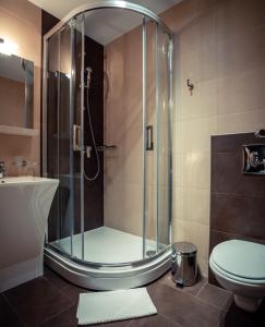 Kúpeľňa v ubytovaní Golden Lakes Rooms