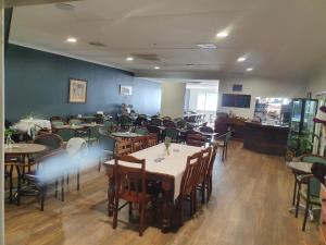 Terminus Hotel餐厅或其他用餐的地方