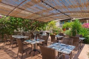 Restaurace v ubytování New Can Furios Hotel by Can Calco Hotels