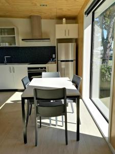 Dapur atau dapur kecil di Waikanae Beach Ocean View Apartments