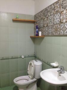 Phòng tắm tại Quang Ngai Hostel