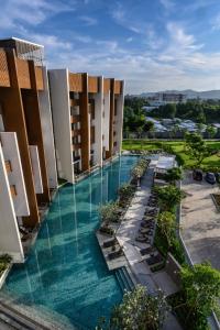 Bazén v ubytování iSanook Resort & Suites Hua Hin nebo v jeho okolí