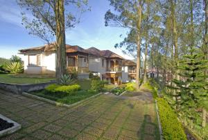 Gallery image of Tea county in Munnar