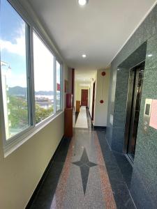 Gallery image of Ngọc Linh 2 SeaView Hotel in Cat Ba
