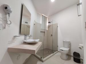 Koupelna v ubytování Kai Hotel