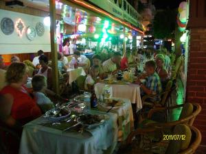 Semiz Apart Hotel vendégei Még 35 kép