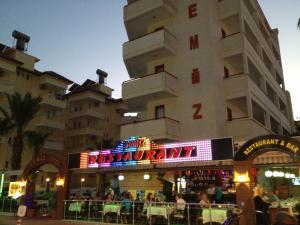 The building in which az apartmanhoteleket is located