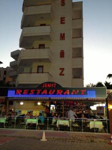The building in which az apartmanhoteleket is located