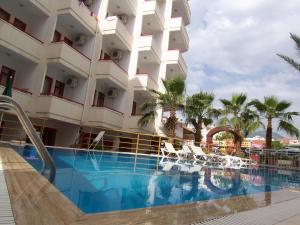 The swimming pool at or close to Semiz Apart Hotel