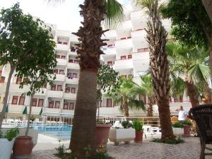 The swimming pool at or close to Semiz Apart Hotel
