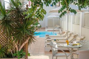 Bazén v ubytovaní Aeolis Boutique Hotel alebo v jeho blízkosti