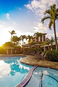 Bazén v ubytování Maui Coast Hotel nebo v jeho okolí