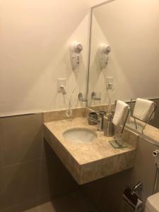 Ένα μπάνιο στο Asuncion Gracia Suites