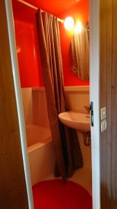 Ένα μπάνιο στο Bourg St Maurice les Arcs 1800 Charvet Belles Challes vue Panoramique, nature, bien être, paisible, espace