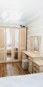 Kamar mandi di Apartment on Berezovskaya 34