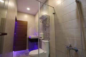 Ένα μπάνιο στο Lang Qin B&B