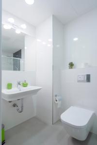 Koupelna v ubytování Modern apartment Spanelska