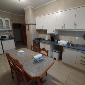 Kuchyň nebo kuchyňský kout v ubytování Apartamento Solmar