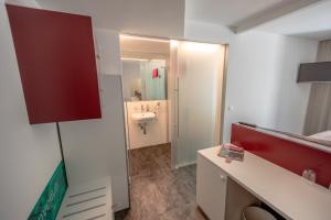 Köök või kööginurk majutusasutuses Albergo Porta Verzasca