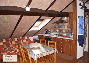 Zdjęcie z galerii obiektu Apartamentos Rurales Monfragüe w mieście Torrejón el Rubio