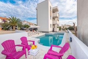 Bazén v ubytování Star 2 modern & centrally ap for 6 nebo v jeho okolí