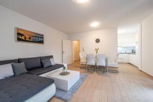 Posezení v ubytování Star 2 modern & centrally ap for 6