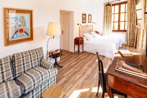 Ein Sitzbereich in der Unterkunft Hotel Spa Salinas de Imón