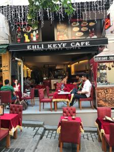 Un restaurant sau alt loc unde se poate mânca la Ehli Keyif Otel