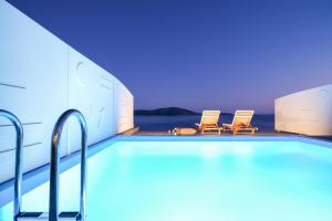 Piscina di Aelia Collection Suites - Adults Friendly o nelle vicinanze
