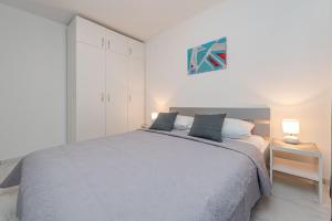 Postel nebo postele na pokoji v ubytování Star 5 modern & centrally ap for 4 + 37 fotografií