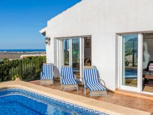 Πισίνα στο ή κοντά στο Holiday Home Isabel by Interhome