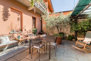 A balcony or terrace at A due passi dal Castello