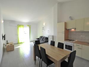 Kuchyň nebo kuchyňský kout v ubytování Apartment Ivan-1 by Interhome