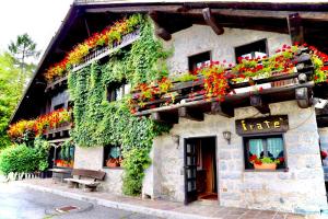 Gallery image of Albergo Ristorante Al Fratè da Streza in Madonna di Campiglio