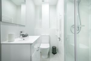 A bathroom at Adriana by Totiaran Még 9 kép