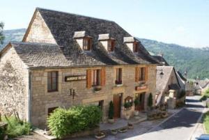 Фотография из галереи Auberge du Lac в городе Mandailles +56 фотографий