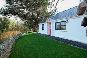 Gallery image of The Cottage Hillside in Westport