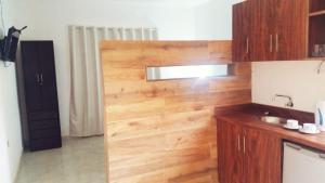 Køkken eller tekøkken på Las Salinas Hostal