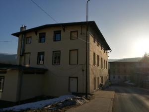 Budynek, w którym mieści się apartament