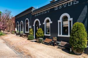 Albert Hotel Daylesford外面的花园