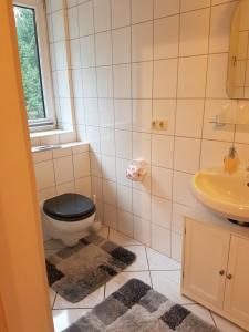 Ένα μπάνιο στο Garten Eden +12 φωτογραφίες