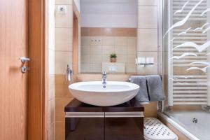 A bathroom at Matthias Home Midtown Budapest